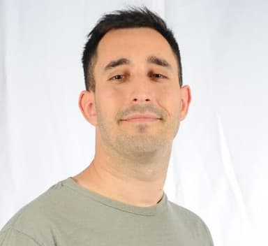 Pedro J. Bernabeu, Director